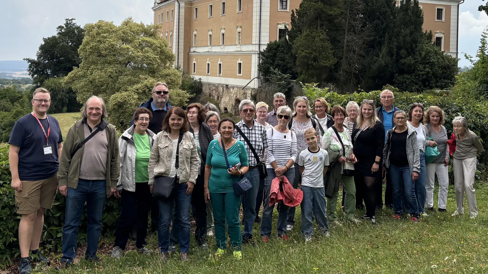 Reisegruppe des CSU Ortsverband Waldsassen mit Miloš Bělohlávek (links). (Bild: Markus Scharnagl)