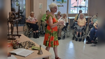 Märchenstunde im Caritas Haus St. Barbara. (Bild: Marina Fink)