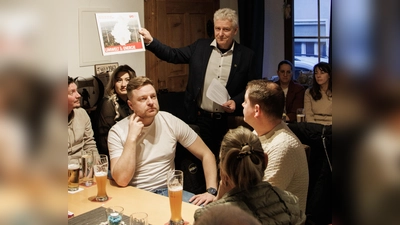 Bis auf den letzten Platz gefüllt war das Nebenzimmer der Zoiglstubn „Zum Gogerer“ beim Bürgergespräch der SPD. (Bild: Michael Birkhan)