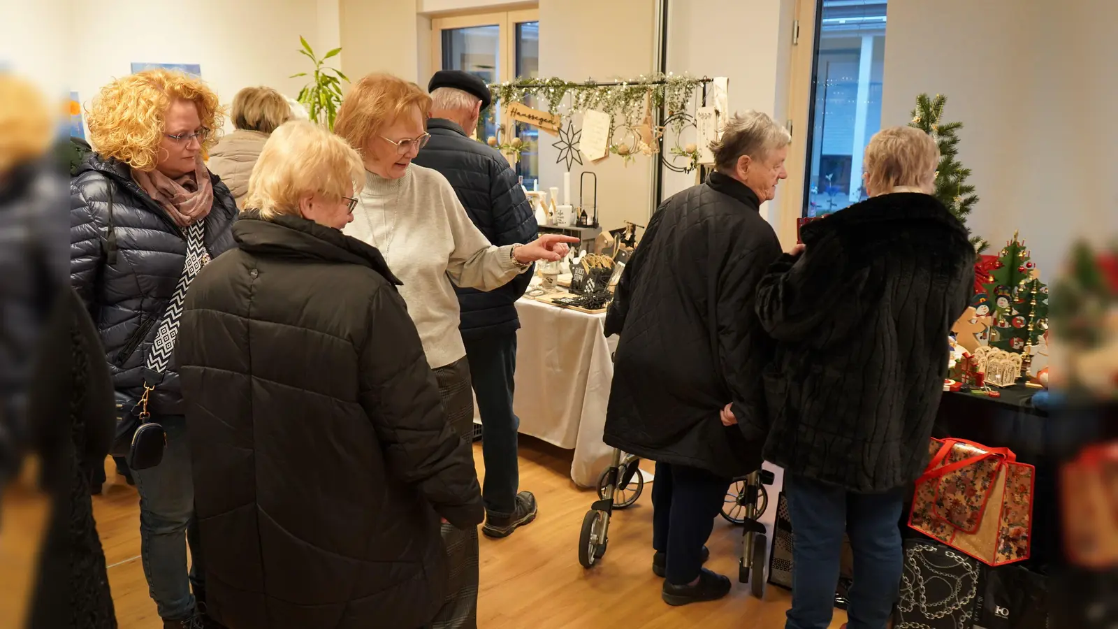 2024 fand der Adventszauber zum ersten Mal im Bruder-Gerhard-Hospiz statt und fand großen Anklang. (Bild: Matthias Walk)