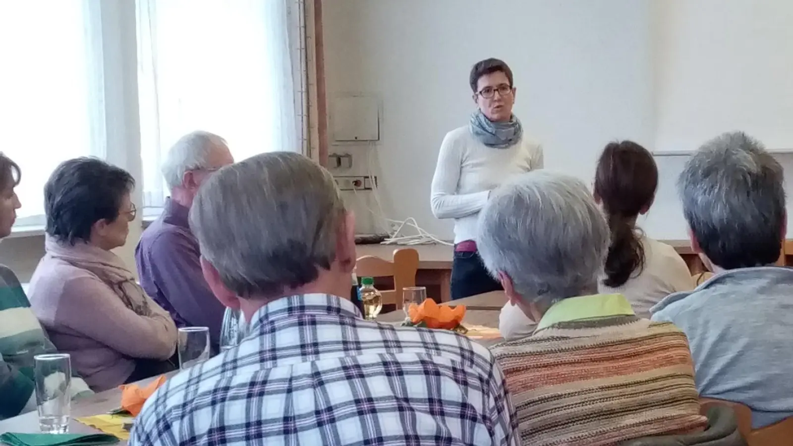 Der KAB Kreisverband Kemnath-Marktredwitz hatte zum Bildungstag nach Brand eingeladen. Am Vormittag standen die Zisterzienser im Mittelpunkt, am Nachmittag „Heitere Geschichten aus dem Leben”.  (Bild: Peter Daschner)