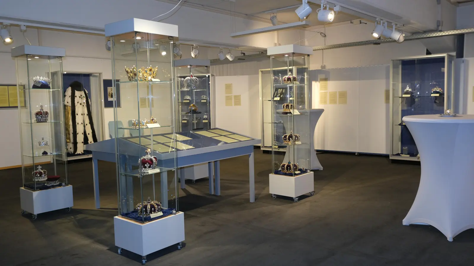 Kronjuwelen-Ausstellung im Museum in Mitterteich. (Bild: Marion Papsch)