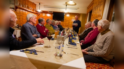 Mit der Geschichte „Wie feiert man Weihnachten im Himmel” erheiterte und berührte Siggi Bock- (Bild: Daniel Hoche)