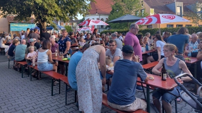 Sommernachtsfest Wählergemeinschaft Unsere Gemeinde Edelsfeld  (Bild: Kathrin Taubmann)