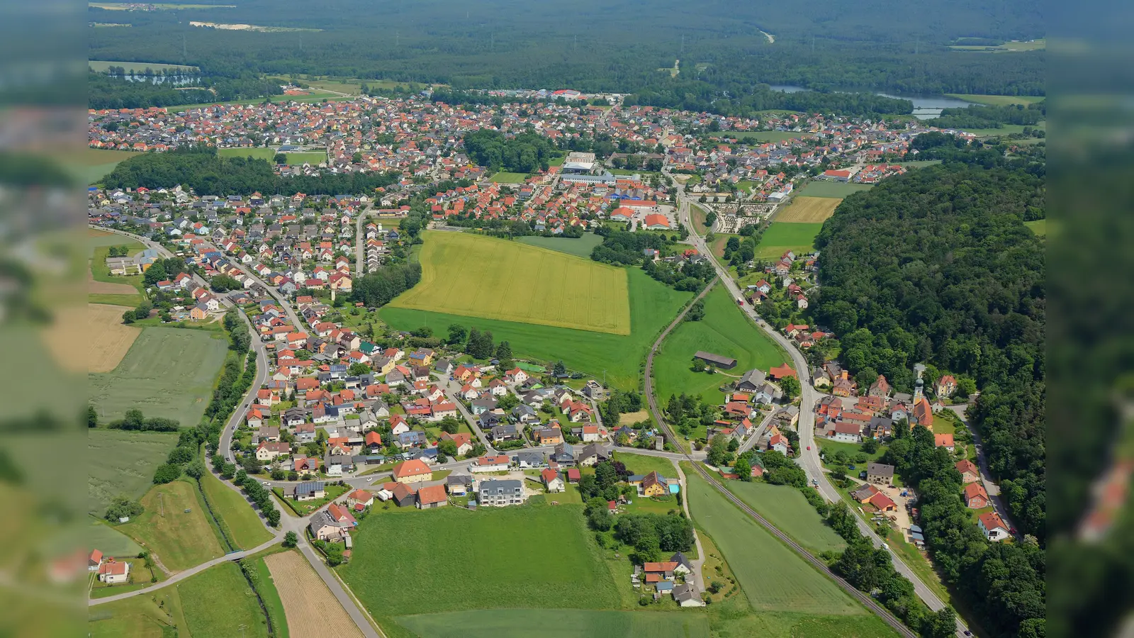 Luftbild Saltendorf (Juni 2021) (Bild: Siegfried Kerscher)