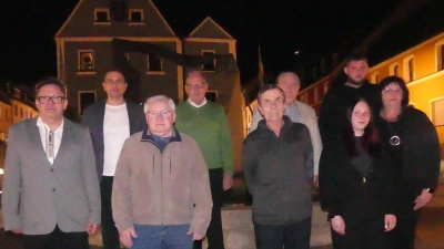 Bürgermeister Marcus Gradl (oben links) schätzte die Beiträge des KSV am gesellschaftlichen Leben der Stadt.  (Bild: Walther Hermann)