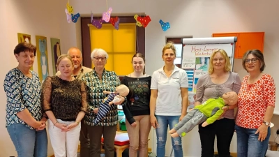 Ehrenamtliche und Mitarbeiter des Kinderschutzbund Amberg-Sulzbach e.V. (Bild: Martina Eiban)