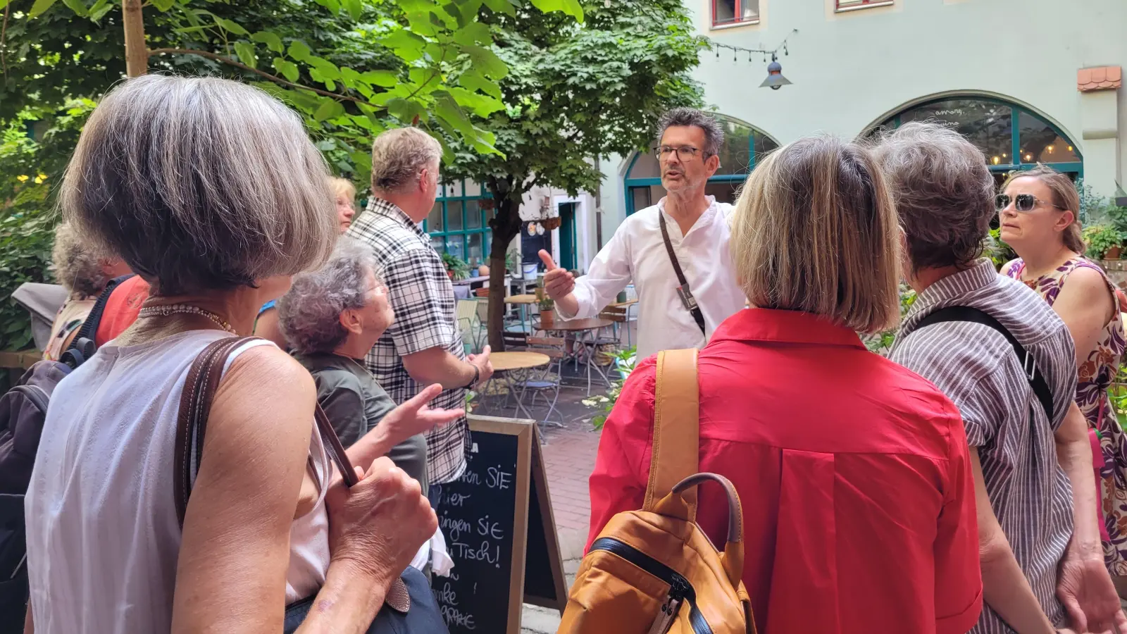 Amici auf der Suche nach Regensburgs „Italanita“. (Bild: Johann Ott)