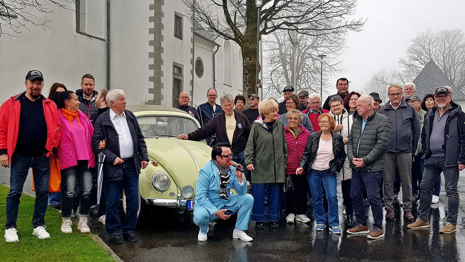 Der Saisonstart für die Oldtimerfreunde des AMC im ADAC ist geglückt, die vorbereitete Route ging durch landschaftlich reizvolles Gebiet bis nach Oberviechtach. (Bild: Matthias Kastner)