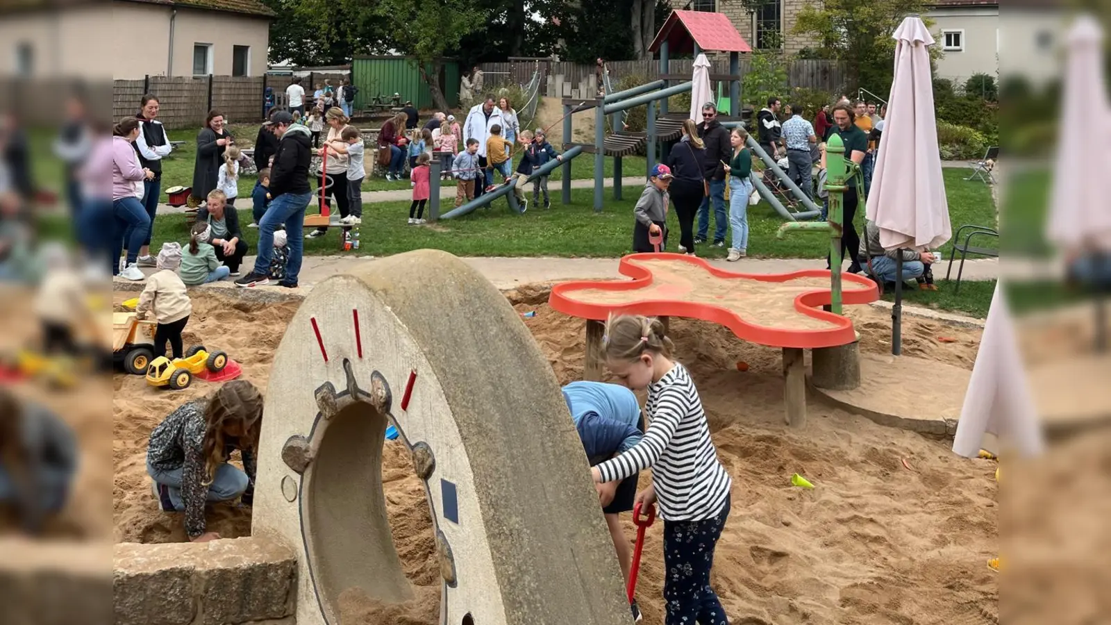 viele Gäste kamen zum Spielplatzfest (Bild: Elsa Schraml)