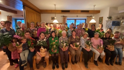 Kaffeekränzchen mit Blumentombola. (Bild: Kerstin Bodendörfer)