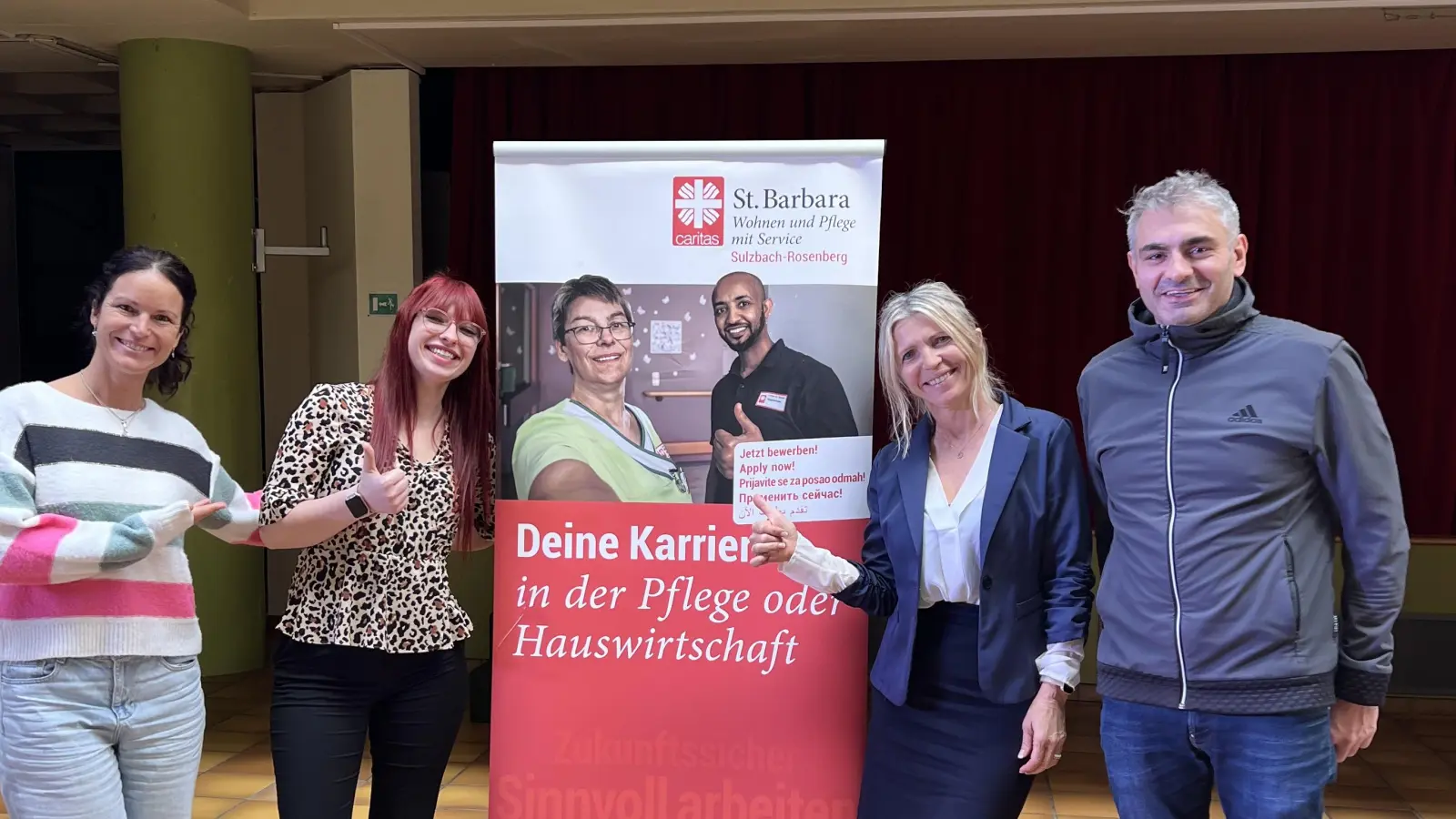 Das Caritas-Haus St. Barbara stellt den Ausbildungsberuf Pflege in der Krötenseeschule Sulzbach-Rosenberg vor (Bild: Marina Fink)