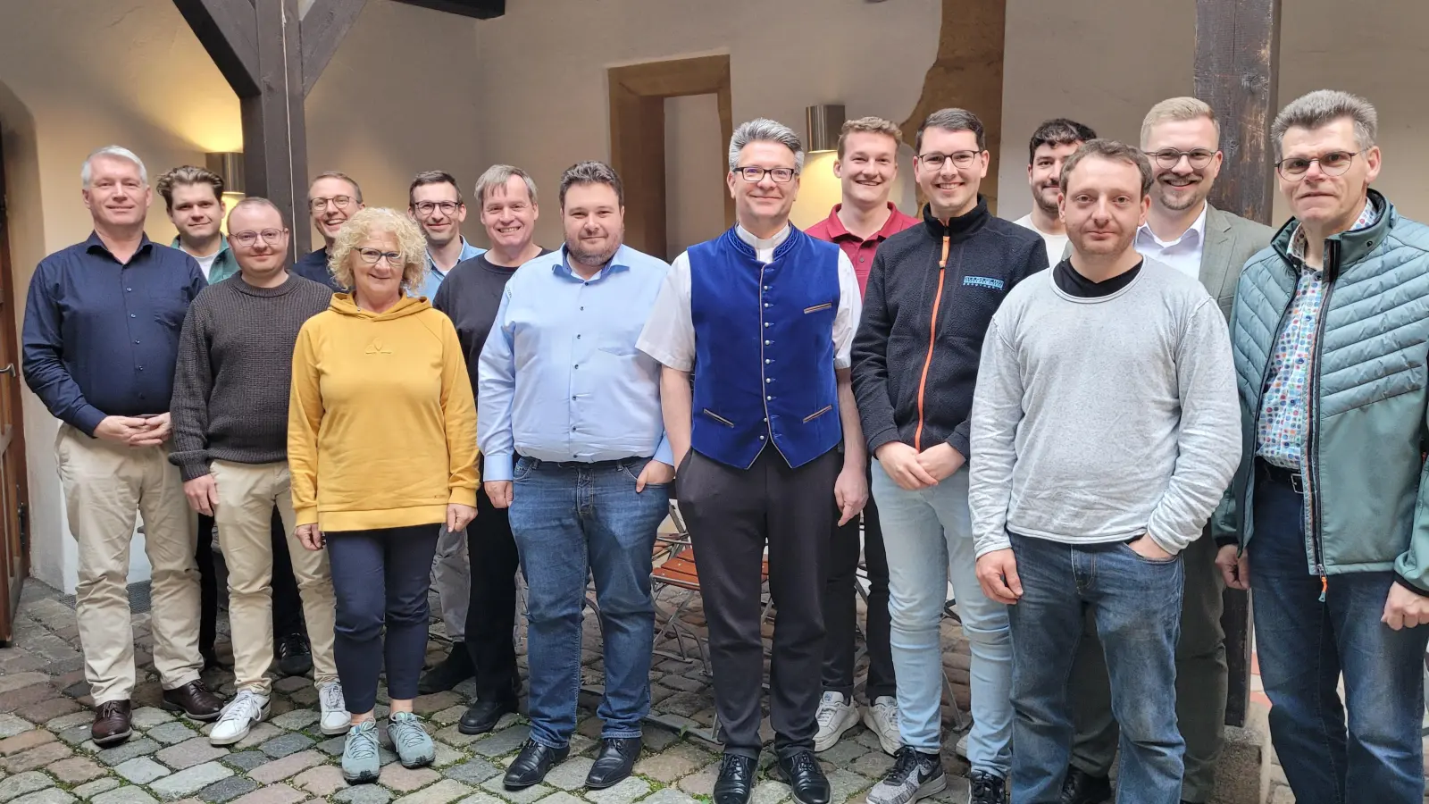 Der neue Pfarrgemeinderat der Pfarrei St. Konrad bei der konstituierenden Sitzung. (Bild: Nina Birner)