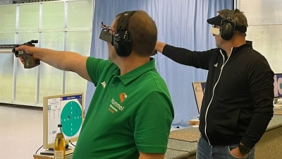 Matthias Müller (rechts) setzte sich im Stechen gegen Harald Pöller durch, und machte damit den 5:0 Erfolg perfekt. (Bild: Wolfgang Raps)