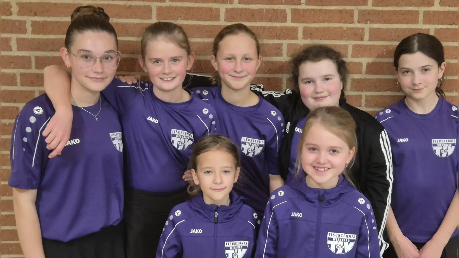 unsere erfolgreichen Mädchen: v.l. Jana, Anna, Madlen, Elina, Payton, vorne: Franziska, Sophie (Bild: Dieter Buchner)