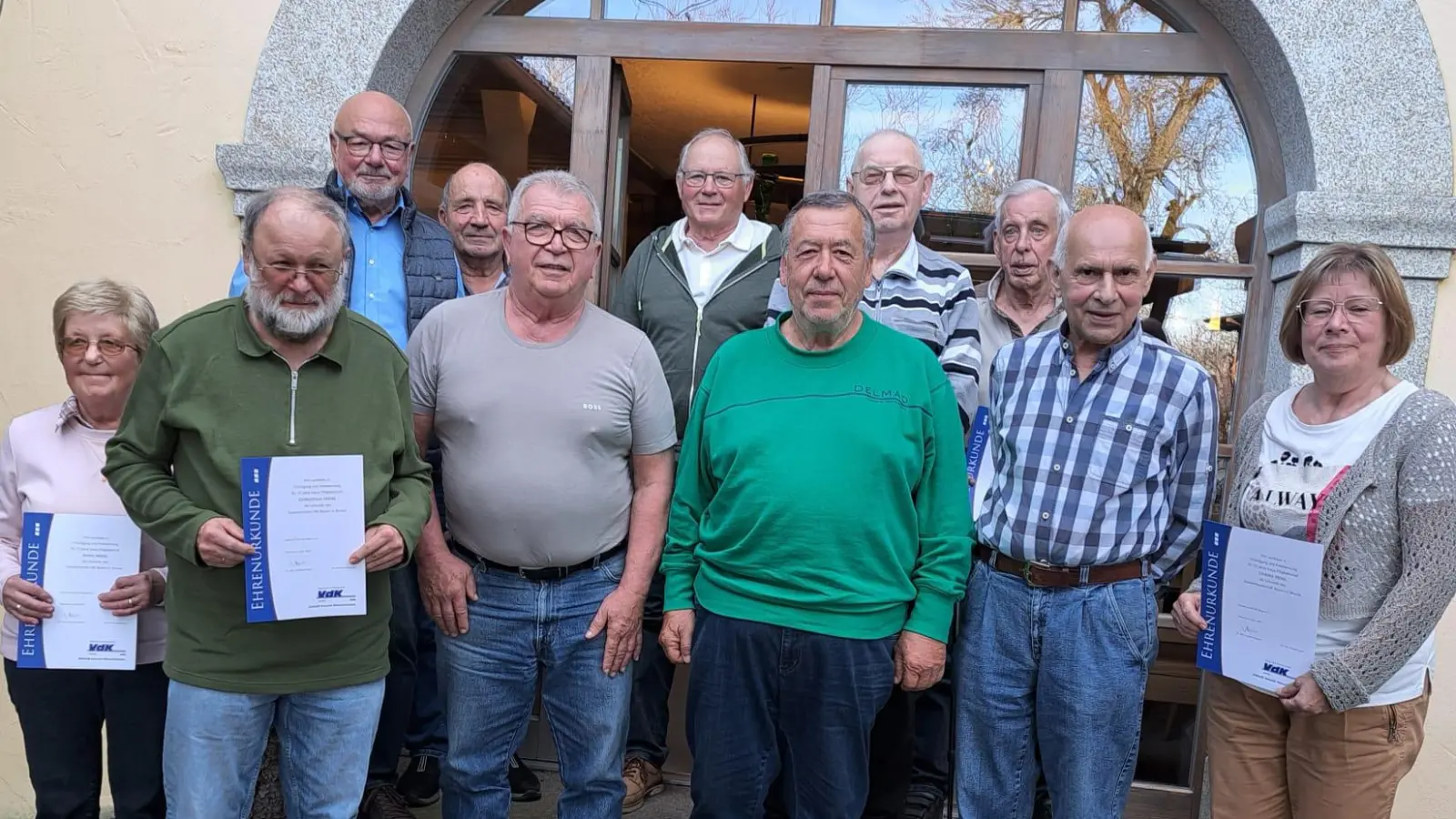 Die für langjährige Mitgliedschaft geehrten, mit Vorsitzendem Bernd Wagner (hinten links). (Bild: Bernd Wagner)