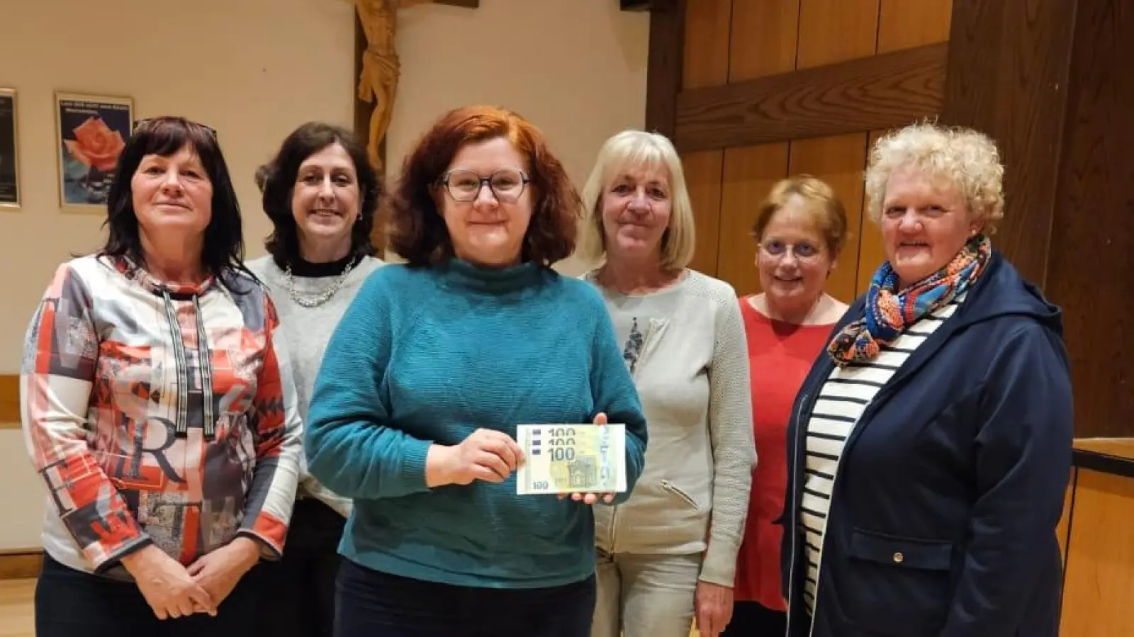 Spendenübergabe an Barbara Schmid.  (Bild: Martina Fröhlich)