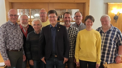 von links: Dr. Martin Pöllath, Wolfgang Stowasser, Hans Pickel, Klaus Bleisteiner, Vorsitzender Benjamin Hiltl, Reinhard Kohl, Gerald Habermehl, Christine Hollweck, Richard Winter (Bild: Benjamin Hiltl)