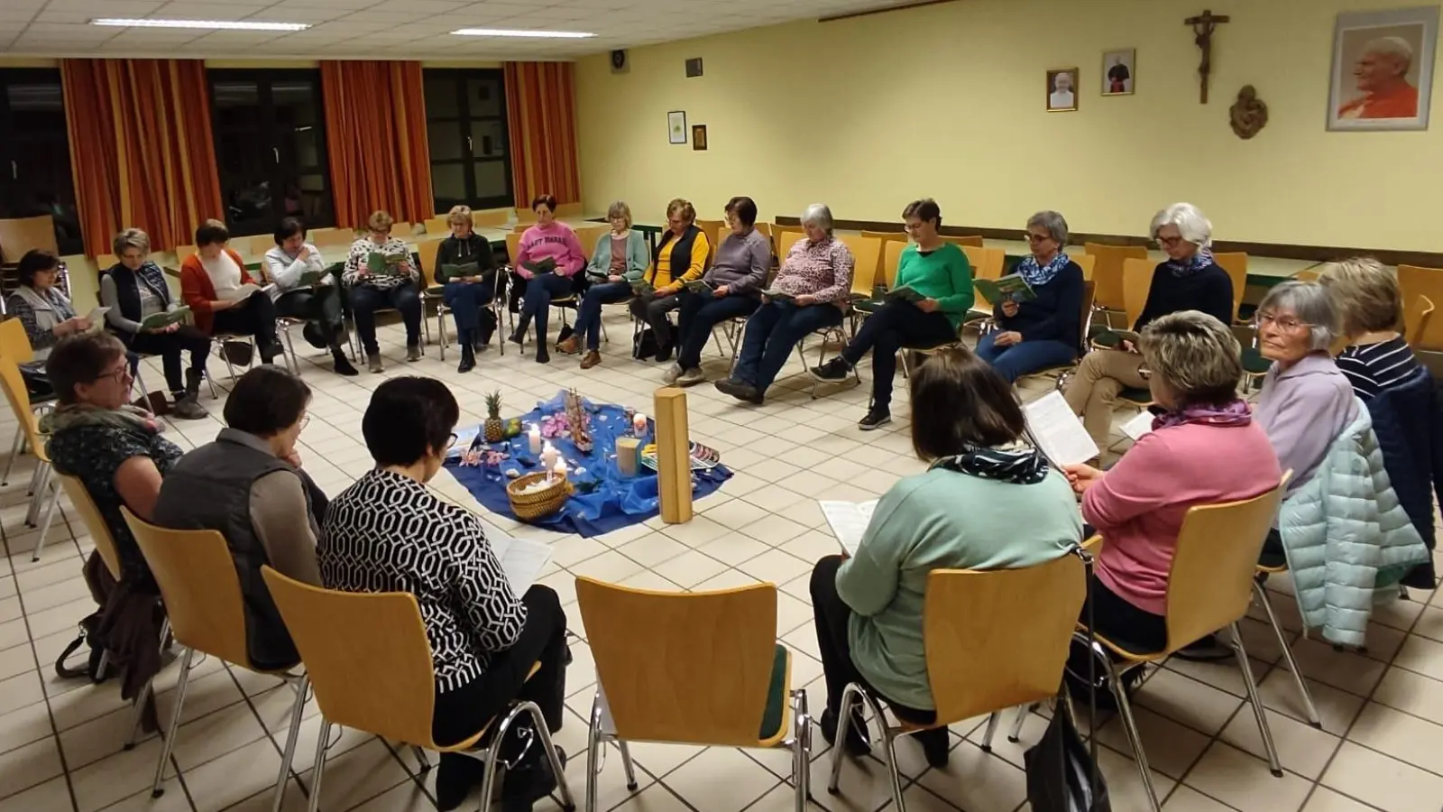 Frauen beim Weltgebetstag. (Bild: Barbara Dirrigl)