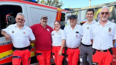 Die Einsatzkräfte der BRK Bereitschaft Auerbach bei ihren Dienst (v.l. Markus Kirzdöfer, Markus und Sophia Popp, Herbert Dimler, Timo Kirzdörfer, Hans Voss) (Bild: Markus Popp)