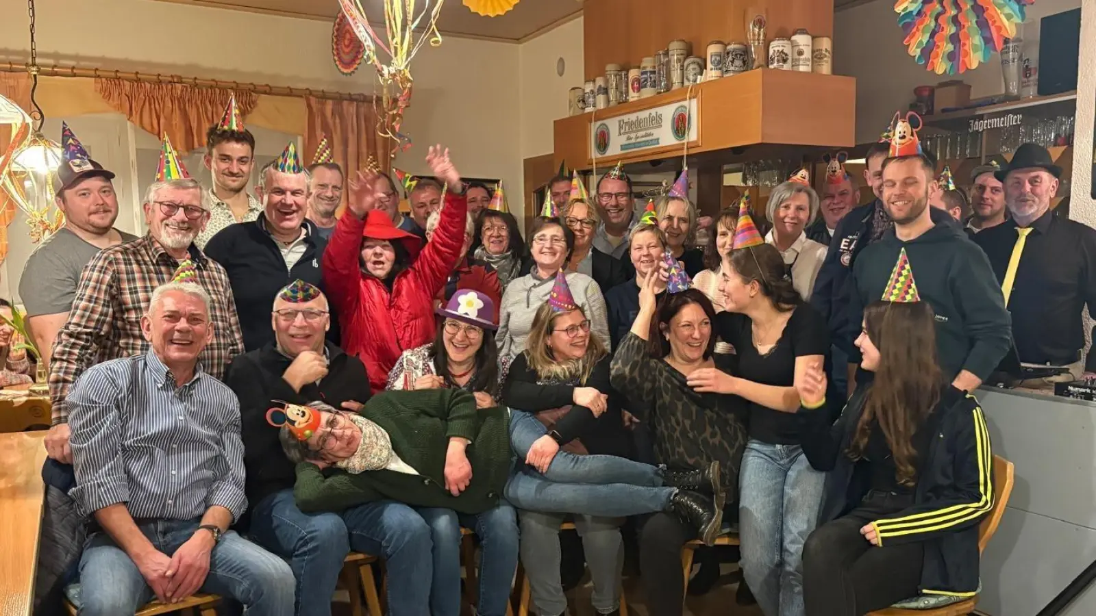 Tolle Stimmung beim Kappenabend der Krieger- und Soldatenkameradschaft Haidenaab/Göppmannsbühl. (Bild: Stephan Veigl)