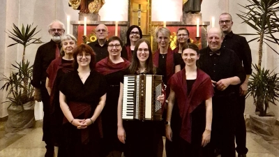Die Chorschola Schwarzenfeld mit Christina Koch (Mitte). (Bild: Michael Koch)