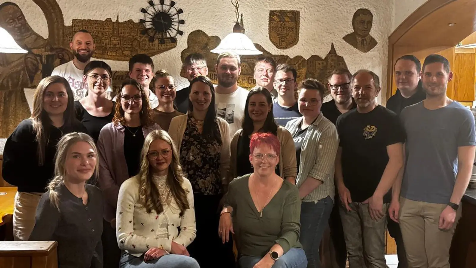 Die neue Vorstandschaft und das neue Komitee. (Bild: Alina Bäumler)