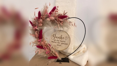 VHS Tirschenreuth bietet einen Bastel-Workshop für Muttertag an. (Bild: Sandra Lehner)