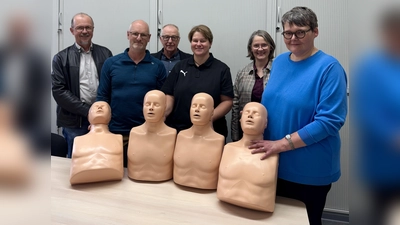 Bild von links: Dr. Mathias Kalkum, Mickisch Michael (Mittelschule Waldassen), Herbert Männl (Präsident Rotary Club Stiftland), Maria Busch (Realschule Kemnath), Martina Puff (Schulamt), Petra Seidel (Mittelschule Wiesau) (Bild: Kammermeier Marie)