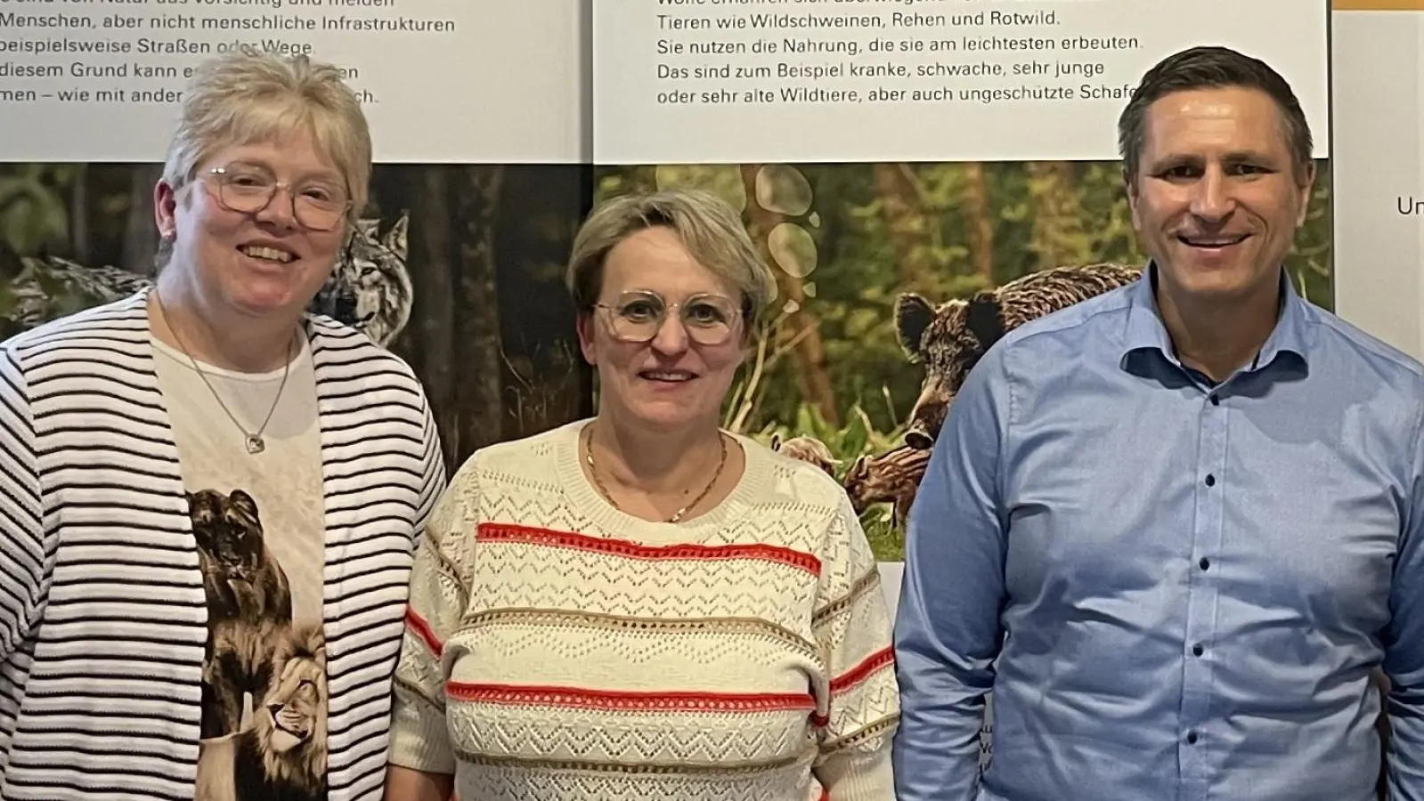 Zur Wiederwahl von Monika Diertl (Bildmitte) als Vorsitzende des FU-Ortsverbandes Eschenbach gratulierten CSU-Ortsvorsitzende Sabine Schultes (li) und Bürgermeister Marcus Gradl.  (Bild: Robert Dotzauer)