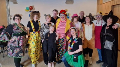 Das Team der Dorfbühne Waidhaus sorgte beim Kinderfasching im Kultursaal mit viel Einsatz, Fantasie und guter Laune für einen rundum gelungenen Nachmittag. (Bild: Josef Kleber)