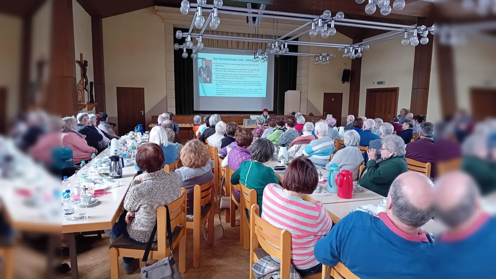 Über 75 Besucher nahmen an der Jahresauftaktveranstaltung des Seniorenkreises Mitterteich teil. (Bild: Michaela Panzer)
