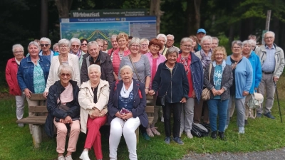 Gruppenfoto der AWO-Ortsvereine Störnstein und Altenstadt und den teilnehmenden Nichtmitgliedern. (Bild: Johann Völkl)