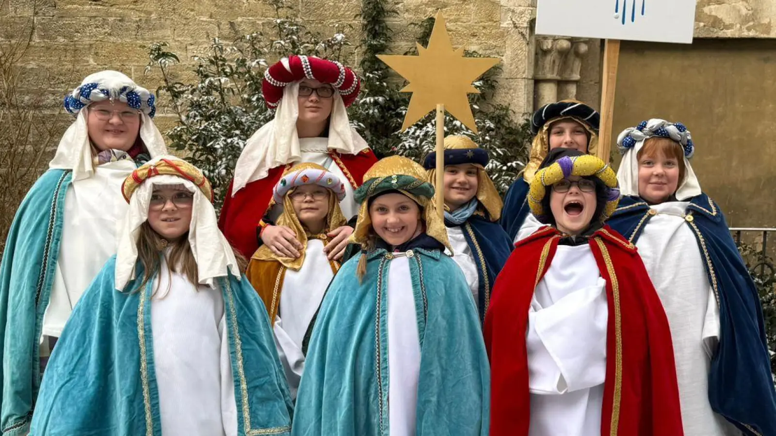 Sternsingergruppe der Pfarrei St. Johanes Ev. Waldsassen bei der zentralen Aussendungsfeier in Regensburg. (Bild: Carola Bernreuther)