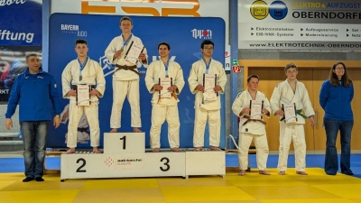 Siegerehrung (Bild[M]: Gunther Wührl)