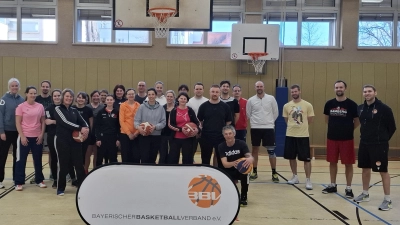 Teilnehmer der Basketball-Fortbildung am Erasmus Gymnasium in Amberg. (Bild: Christine Ruoff)