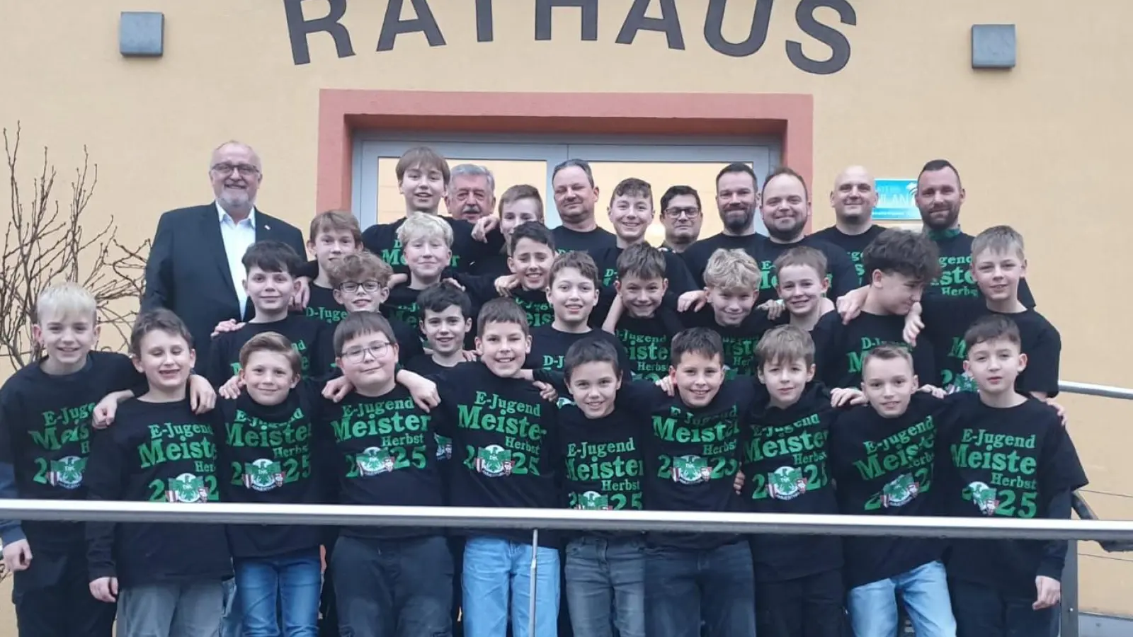 E-Jugend und D-Jugend der DJK Ammerthal (Bild: Thomas Ebi)