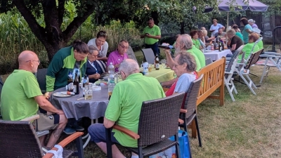 Die ersten Gäste treffen ein. (Bild: Rudolf Eckl)