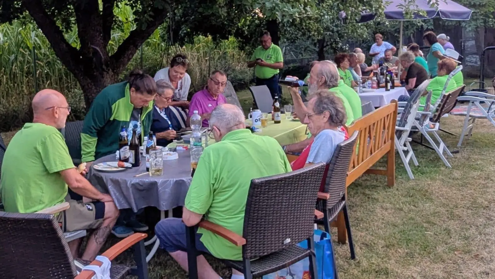 Die ersten Gäste treffen ein. (Bild: Rudolf Eckl)