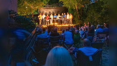Sunny Songdays im Kerzenschein vor begeistertem Publikum. (Bild: Malin Kopczyk)