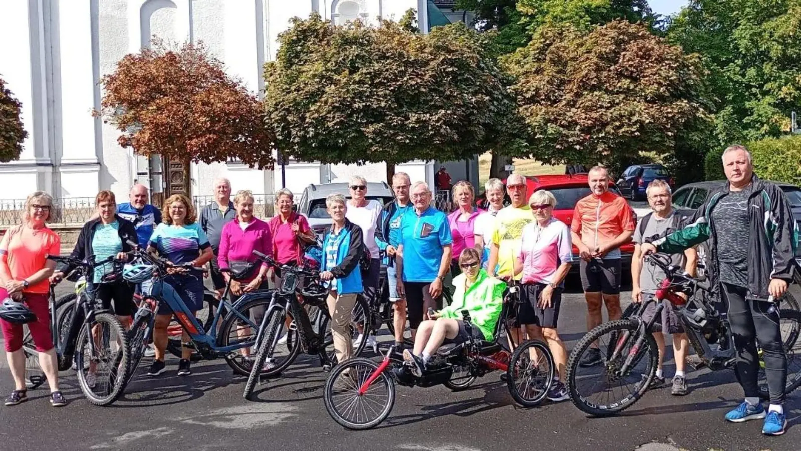 Gruppe der Radwallfahrt in Fuchsmühl. (Bild: Adelheid Menges)