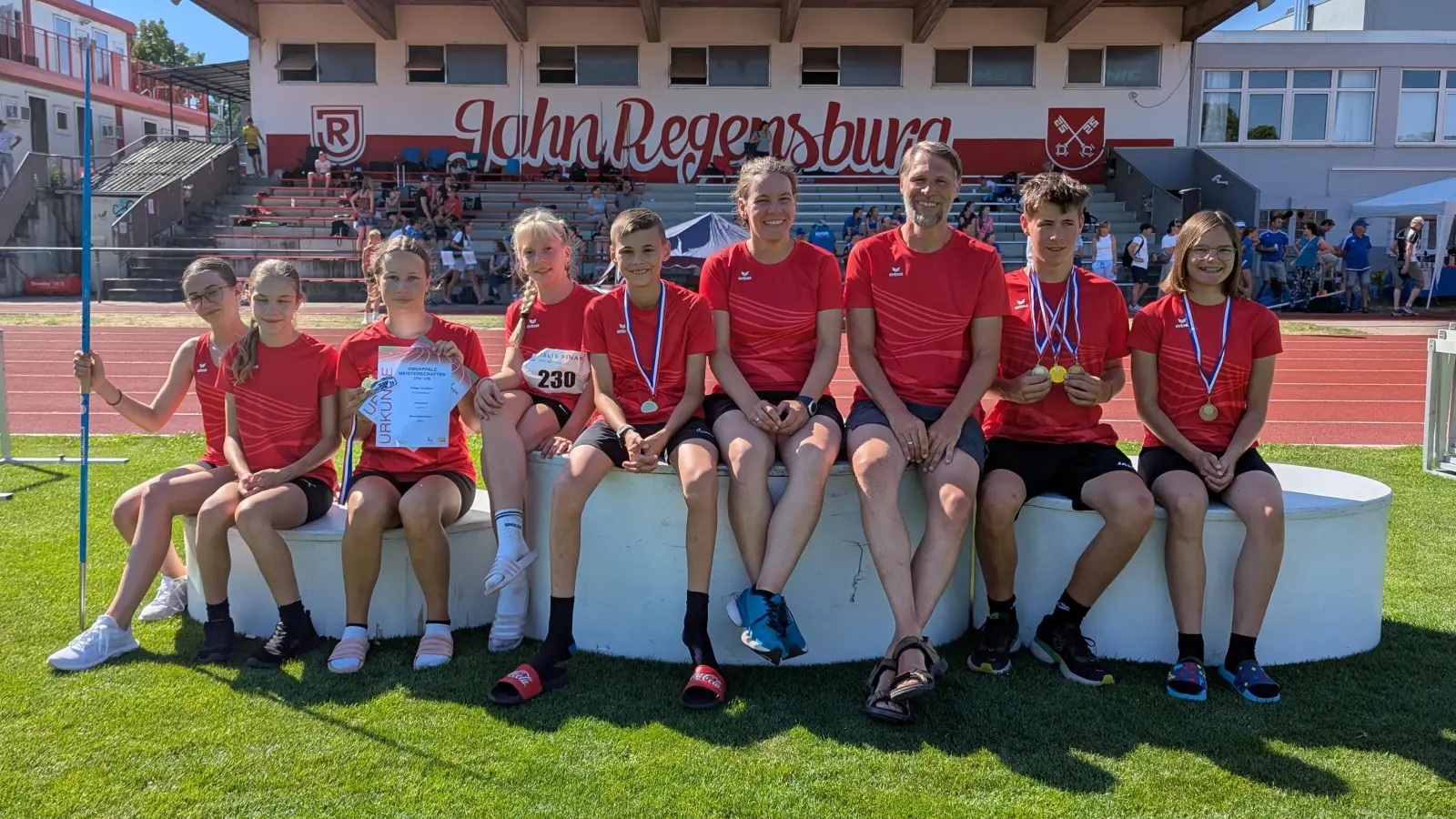 Erfolgreiche Starter des Sportclub Eschenbach bei den Leichtathletischen Oberpfalzmeisterschaften in Regensburg (Bild: Alexander Gröger)
