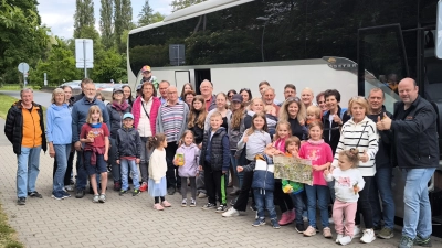 Die Teilnehmer nach einem anstrengenden, aber informativen, abwechslungsreichen und rundum gelungenen Besuch des Zoos in Pilsen. (Bild: Simon Rosner)