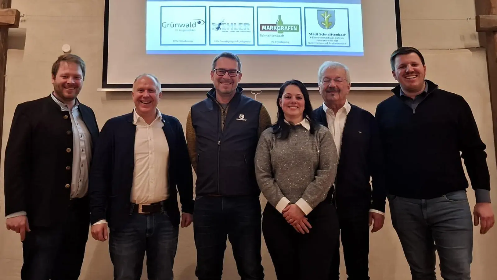 v. l. n. r. Referent Henner Wasmuth, Bürgermeister Marcus Eichenmüller, Akzeptanzpartner Gerhard Piehler „Piehler Garten-, Forst-, Landtechnik &amp; E-Bikes”, Akzeptanzpartner Iris König „Lackiererei Schallmo”, stellv. Ortsvorsitzender Fredi Weiß und Ortsvorsitzender Thomas Hottner. (Bild: Thomas Hottner)