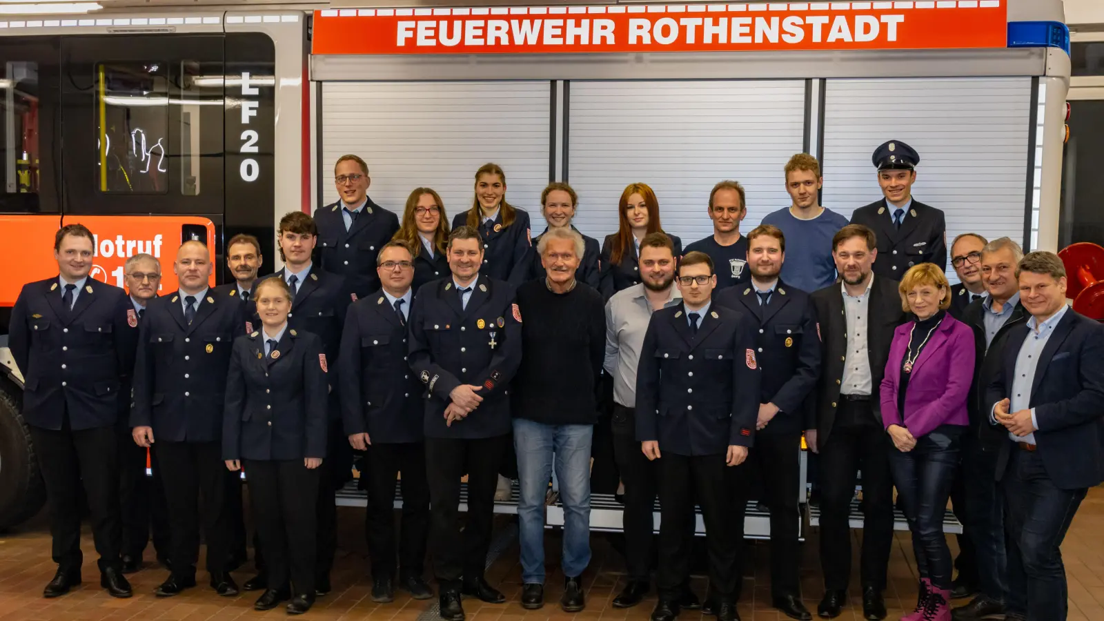 Geehrte und Beförderte der Feuerwehr Rothenstadt (Bild: Andreas Schramek)