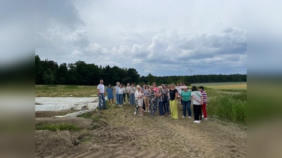 Kath. Frauenbund Wernberg besichtigt Spargelhof (Bild: Heidi Schwendner)