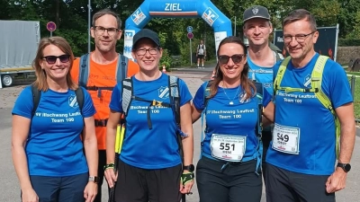 Das gesamte Team vor dem Start zu Etappe 2. (Bild: Stephanie Fuchs)