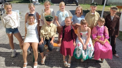 Die zwölf Mädchen aus dem Gemeinde Freudenberg haten viel Spaß beim Workshop der Freudenberger Bühne. (Bild: Norbert Altmann)