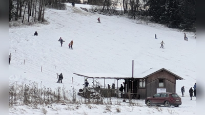 Reges Treiben am Skilift in Eschenfelden. (Bild: Marina Rischan )