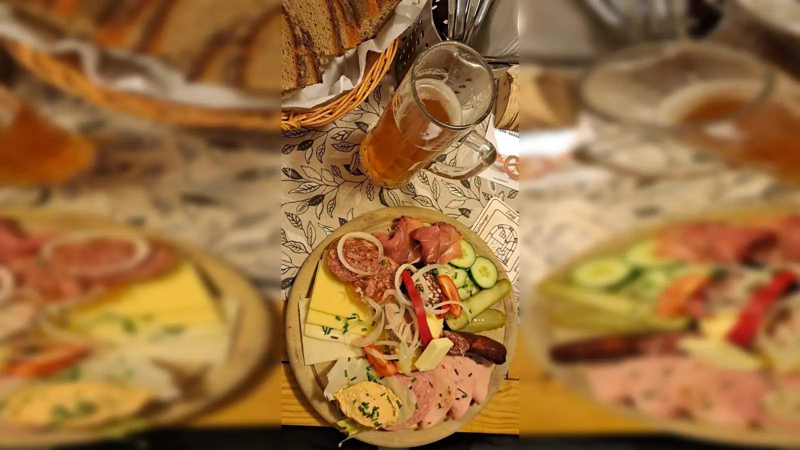 Gemütliches Beisammensein bei Zoigl und zünftigen Brotzeiten. (Bild: Doris Borchardt)